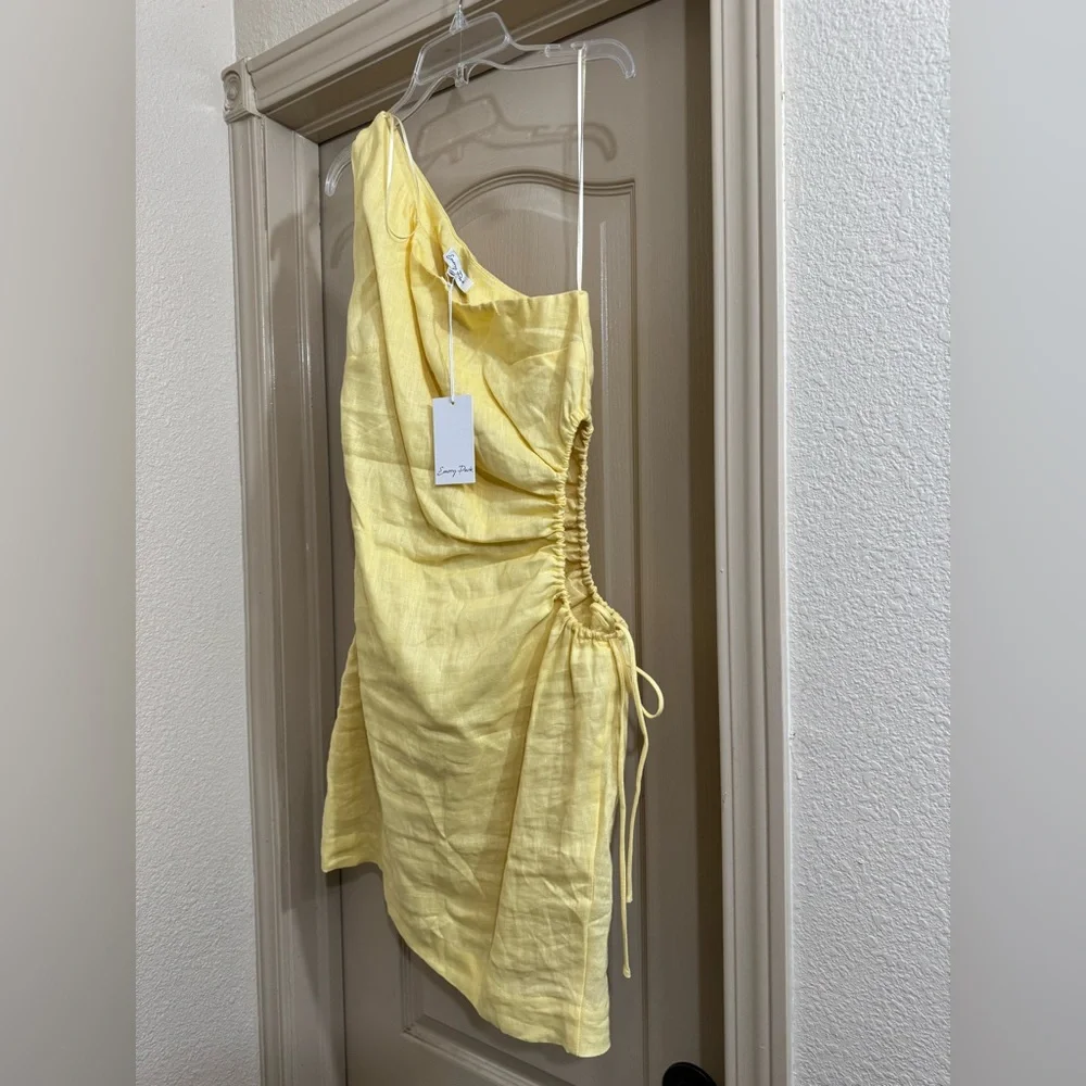 NWT Yellow One-Shoulder Dress - Picture 3 of 9